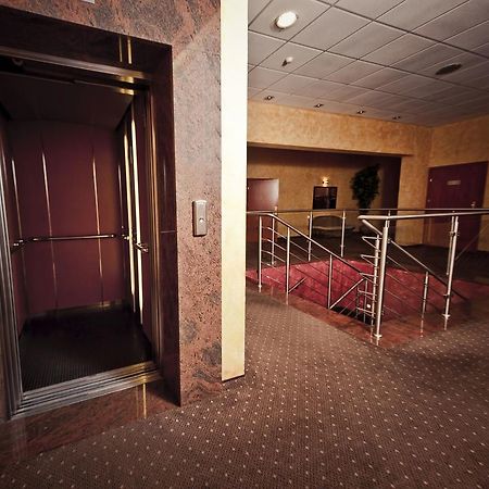 Hotel Wityng Ślesin Extérieur photo