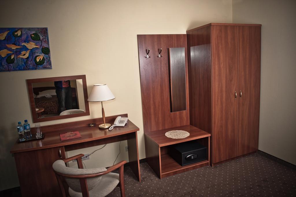 Hotel Wityng Ślesin Chambre photo
