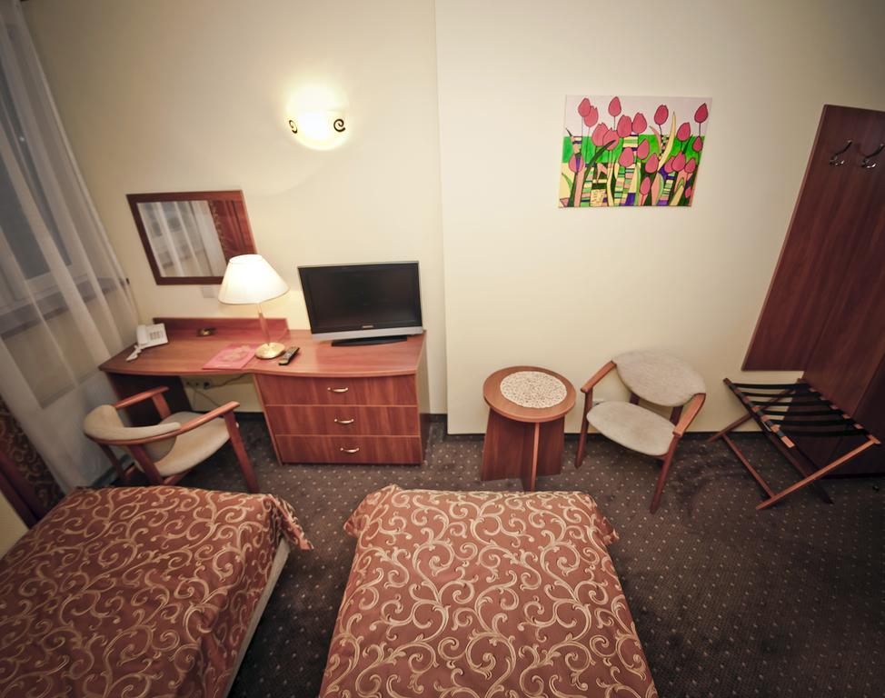 Hotel Wityng Ślesin Chambre photo