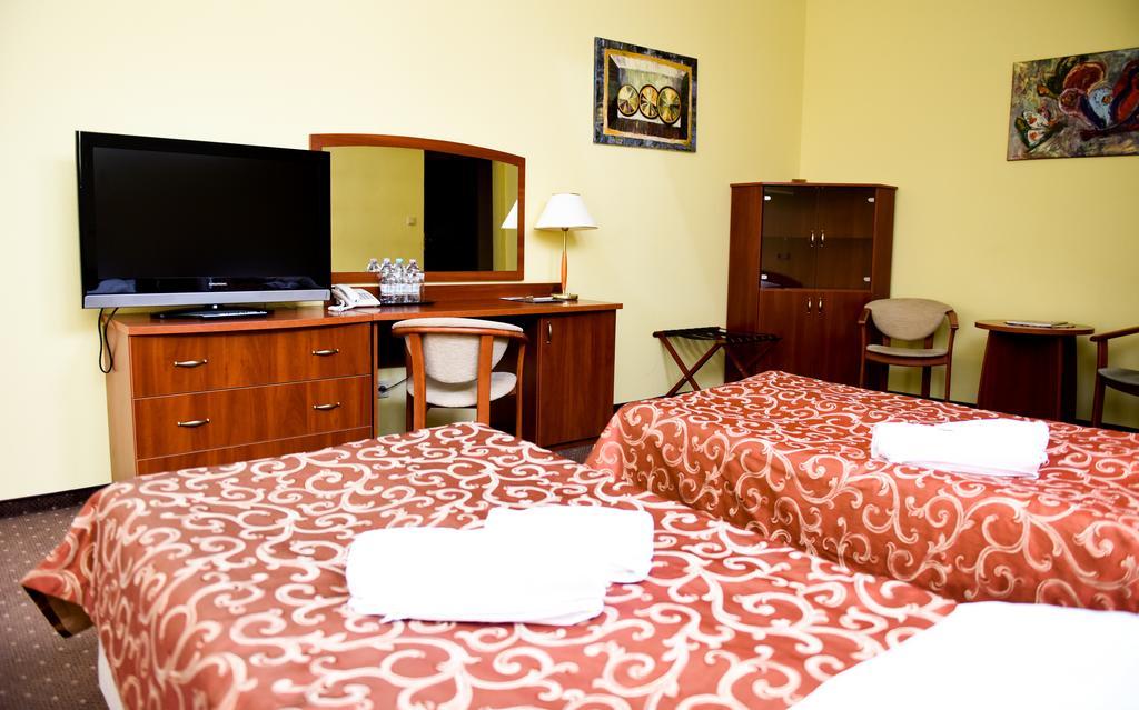 Hotel Wityng Ślesin Chambre photo