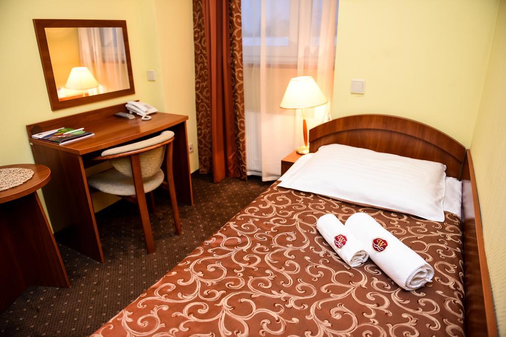 Hotel Wityng Ślesin Chambre photo