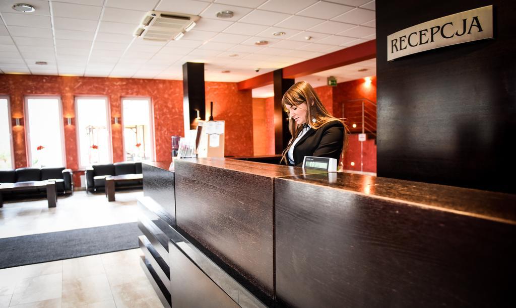 Hotel Wityng Ślesin Extérieur photo